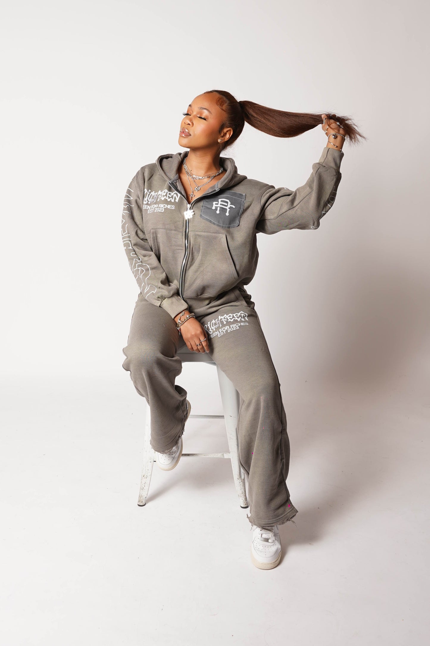 " LIFESTYLE  GRAY SWEATSUIT "